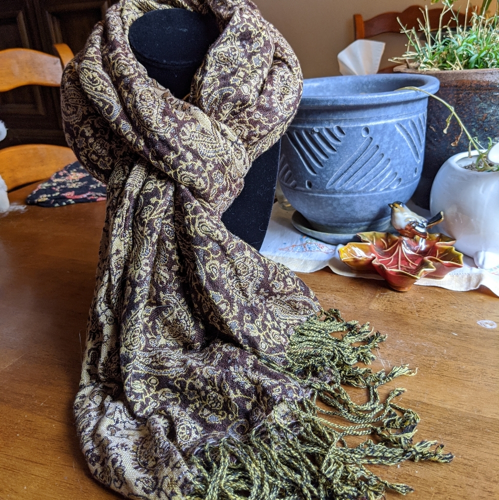 Soft Paisley pashmina scarf
